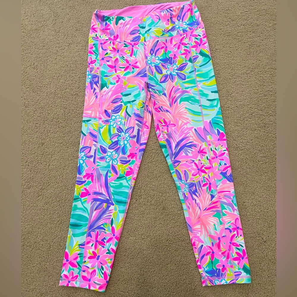 VGUC. Lilly Pulitzer Luxletic leggings. Size large.